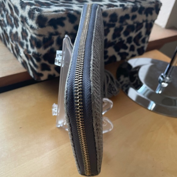 Tory Burch Thea Snakeskin Wallet - Picture 10 of 17